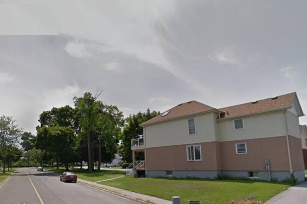 Peaceful Residence On Palmer Ave - Close To The Falls & Complimentary Breakfast Delivered Daily To The Rental Niagara-Fälle Exterior foto